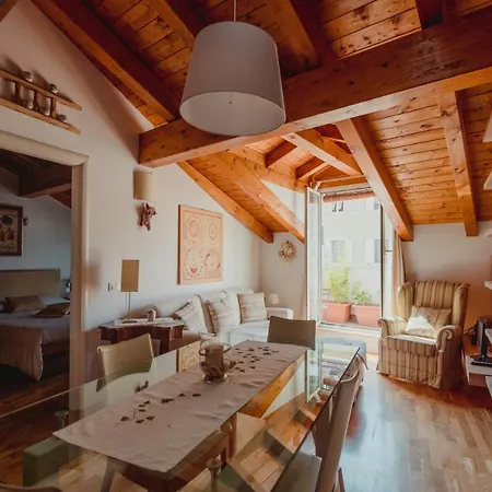 La Briciola - Mansarda Per 4 - Ampia Terrazza Lt Appartement