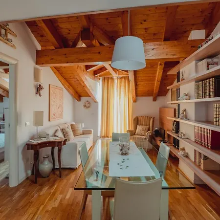 La Briciola - Mansarda Per 4 - Ampia Terrazza Lt Appartement Triëst