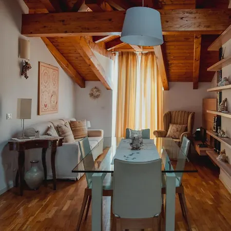 La Briciola - Mansarda Per 4 - Ampia Terrazza Lt Apartamento *
