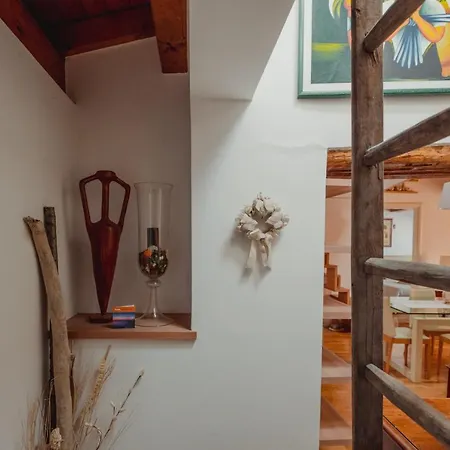 Apartamento La Briciola - Mansarda Per 4 - Ampia Terrazza Lt Trieste